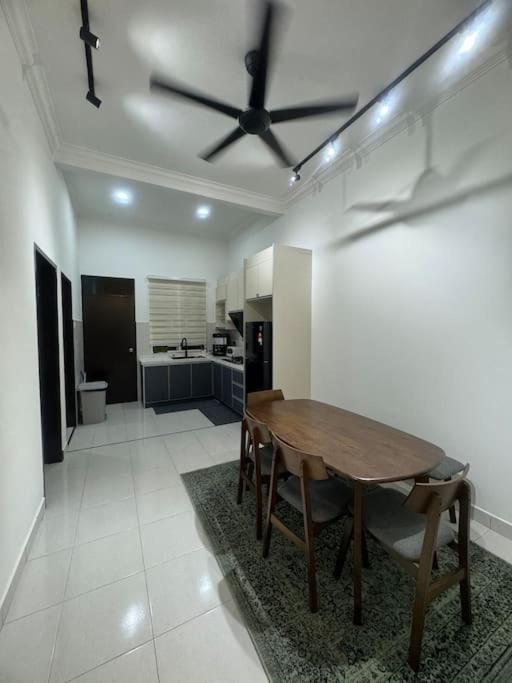 Hazzani Klia Holiday home *