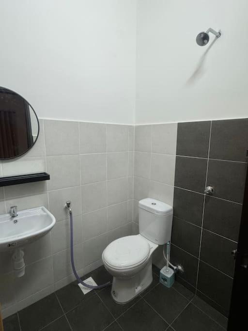 Hazzani Klia Holiday home *