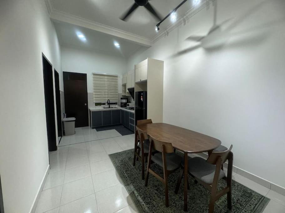Holiday home Hazzani Klia *